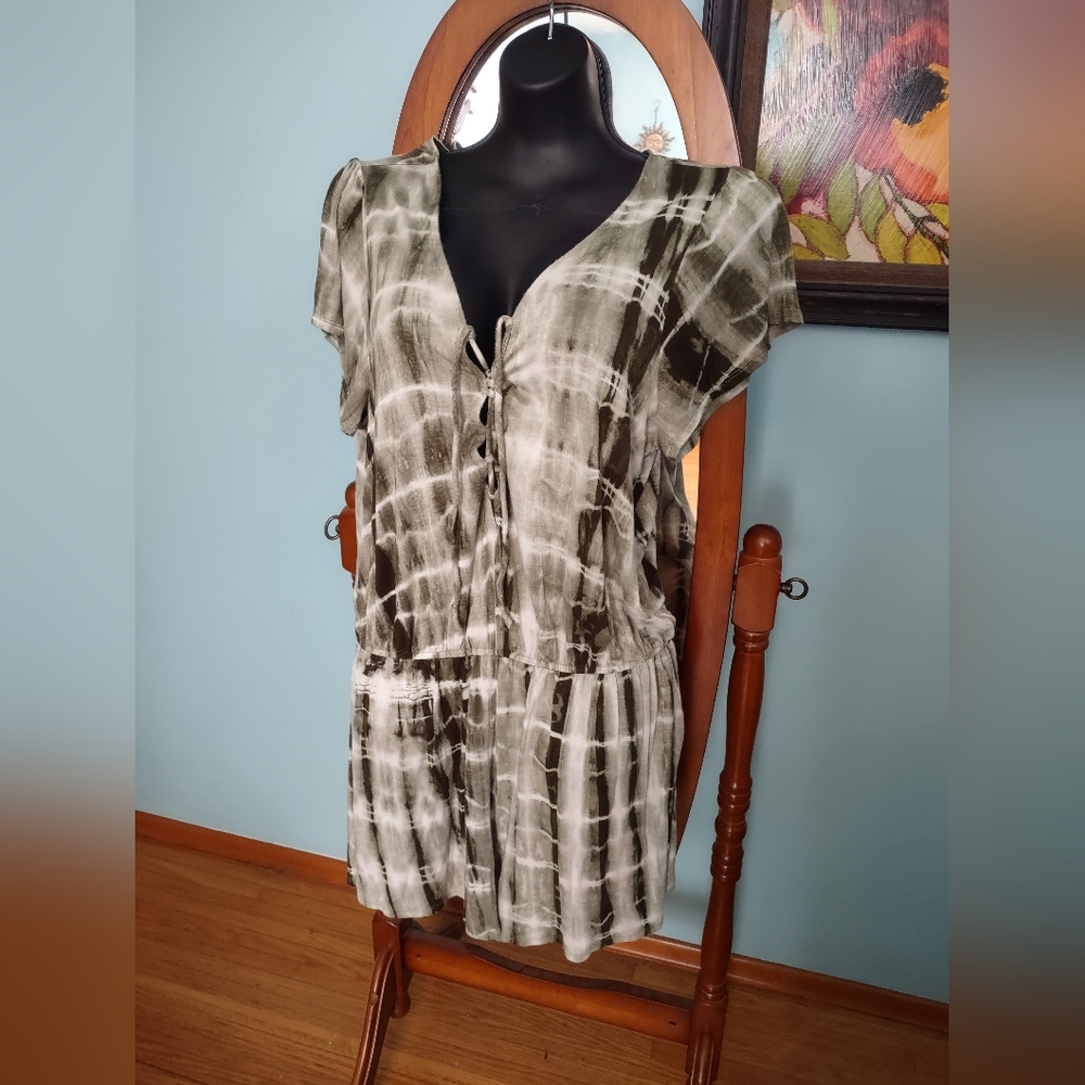 Sage green and cream tie dye romper size 2X. Work once
